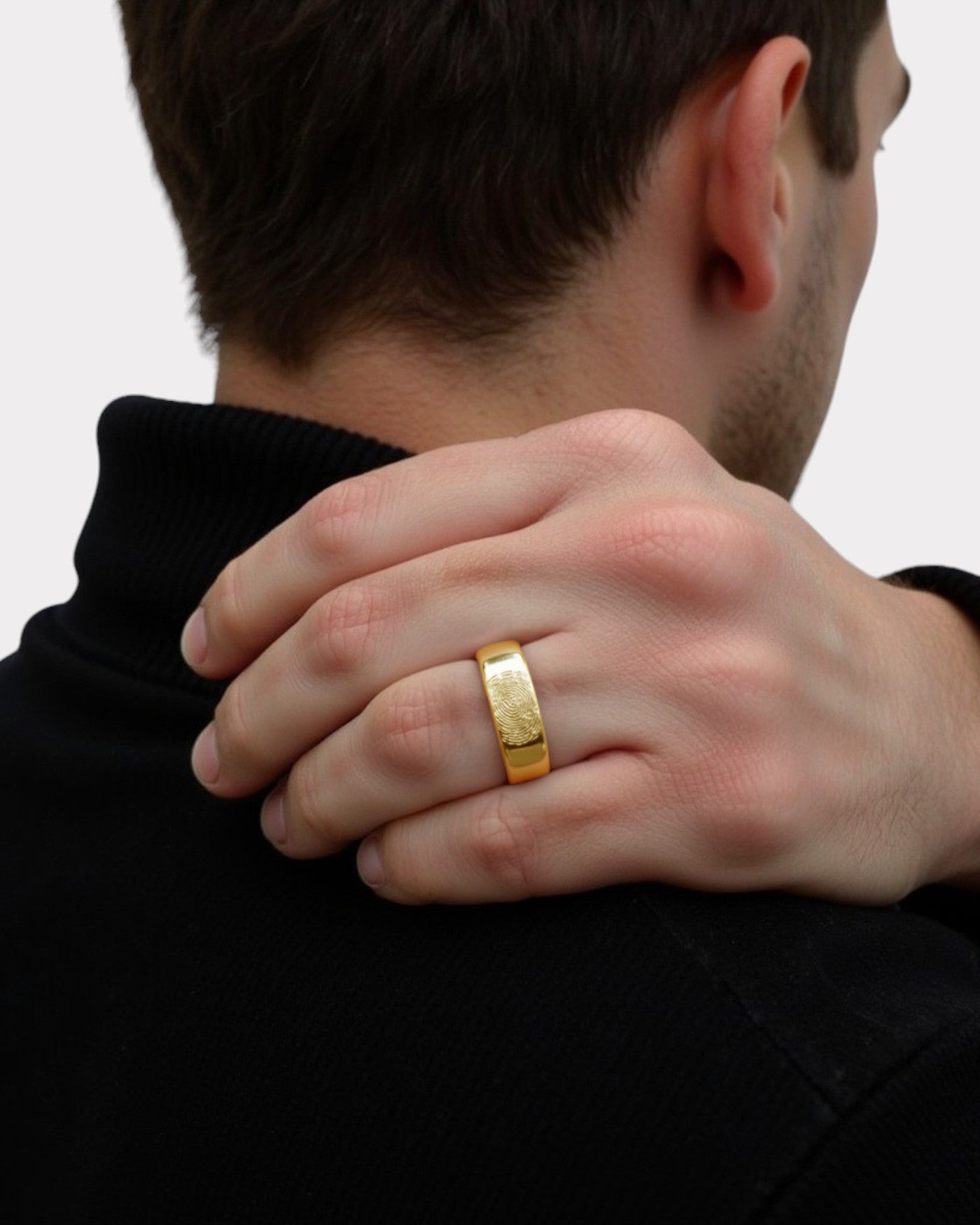 Alianza Con Huella Dactilar Hombre Oro